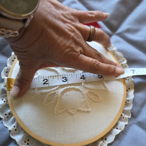 Vintage Tulip Flower 6" Hoop Frame Wall Hanging Decor - Picture 2 of 5